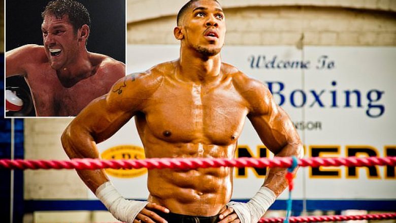 Tyson Fury zbulon se si i kishte shpëtuar nokautit të Anthony Joshuas në fillimet e karrierës