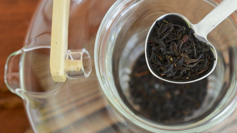 Përfitimet e çajit të zi të cilat shumica nuk i dinë: Është i mirë bile dhe për këmbët