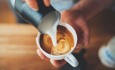 Si mund t’ju ndihmojë kafeja të zbuloni nëse keni COVID-19?