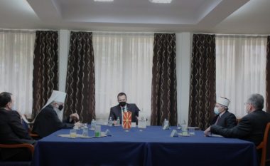 Udhëheqësit fetarë në Maqedoni: Qëndroni pranë familjes dhe respektoni masat
