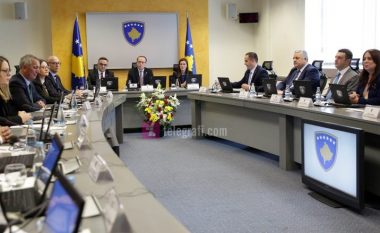 Lista Serbe në Qeveri, por jashtë Kuvendit të Kosovës
