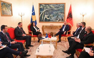 Osmani takohet me kryeparlamentarin Ruçi: Kuvendi i Shqipërisë të flasë zëshëm për krimet e Serbisë ndaj Kosovës