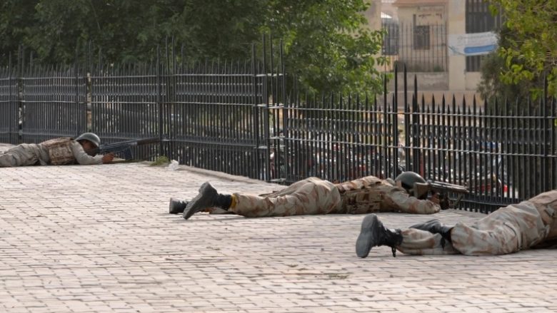 Persona të armatosur vrasin disa ushtarë në Pakistan