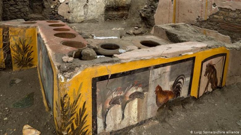 Arkeologët zbulojnë një “restorant” në Pompei