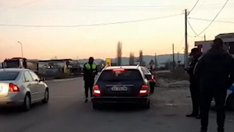 Dita e 5-të e protestës, policia në Krujë postblloqe për të kontrolluar të rinjtë e nisur drejt Tiranës