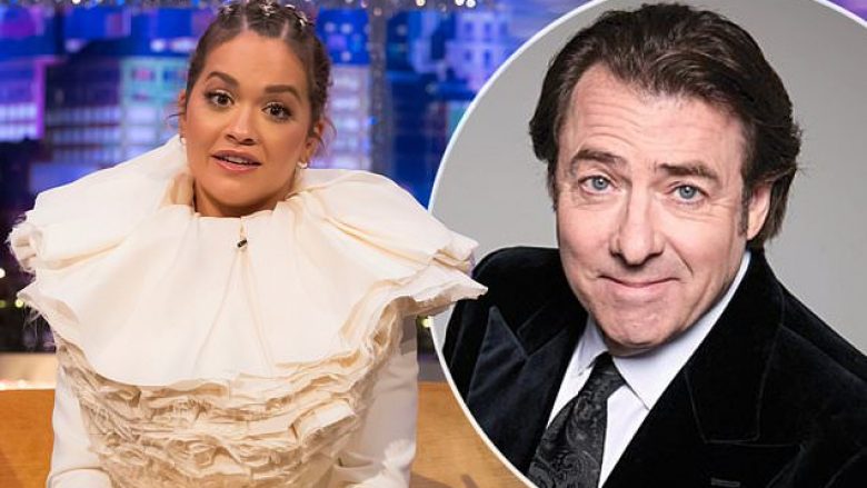 Pas turpit publik për thyerjen e rregullave të izolimit, Rita Ora nuk do të paraqitet në shfaqjen e Jonathan Ross