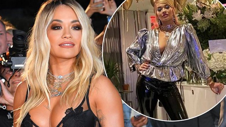 Rita Ora rrezikon të mbetet e bllokuar në Bullgari për Vitin e Ri, pasi qeveria ka ndaluar fluturimet për në Mbretërinë e Bashkuar