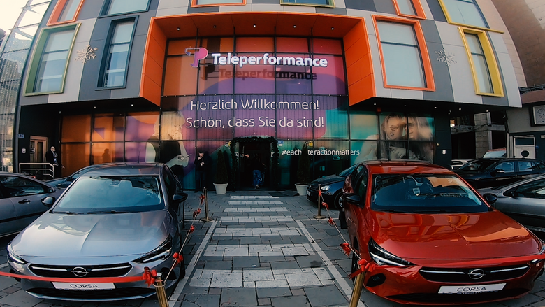 Kompania Teleperformance i shpërblen punëtorët me vetura të reja, iPhone 12 e udhëtime jashtë vendit!