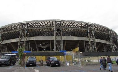Zyrtare: Stadiumi i Napolit emërohet Diego Armando Maradona