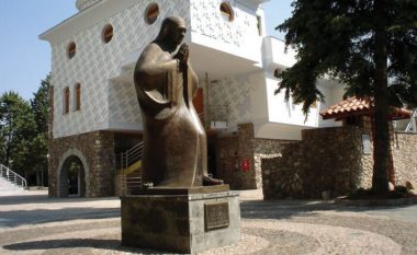 Shtëpia e Nënës Terezë në Shkup nuk flet shqip