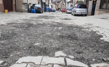 Riparohen gropat në rrugët e Tetovës, sipas ekspertëve bëhen në mënyrë të gabuar