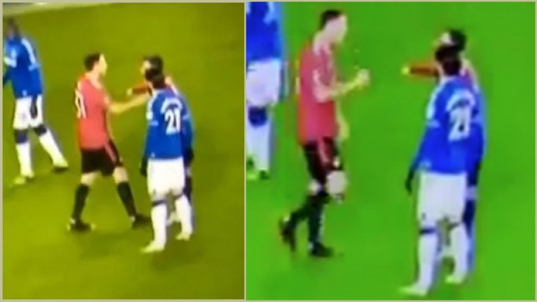 Mesfushori i Unitedit e shtyu në mënyrë të çuditshme Bruno Fernandesin në një incident gjatë ndeshjes ndaj Evertonit