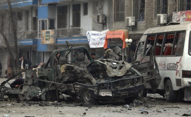 Të paktën katër njerëz u vranë në një seri shpërthimesh në Kabul