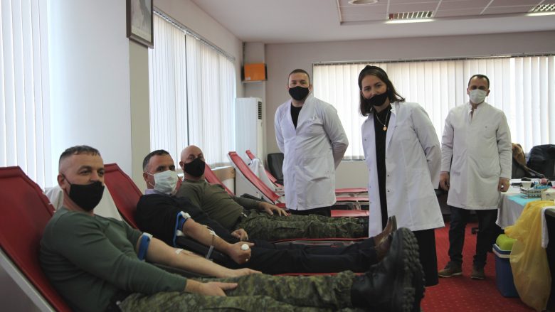 Filloi aksioni vullnetar i dhurimit të gjakut në Ministrinë e Mbrojtjes dhe FSK