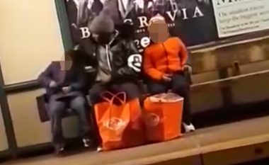 Filmohet në stacionin e metrosë së Bronxit duke grushtuar dhe ua shkulur flokët dy djemve – arrestohet burri i cili më pas është liruar