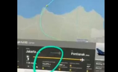 Radari tregon momentin kur aeroplani në Indonezi fillon të humb lartësinë, për 60 sekonda bie në 3 mijë metra