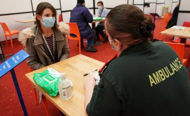 Mbretëria e Bashkuar do të përballet me periudhën më të rrezikshme të pandemisë përgjatë javëve, paralajmëron eksperti britanik