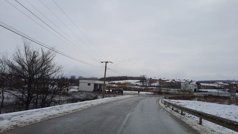 Pas vërshimeve në Malishevë, një urë mbetet e bllokuar – akset e tjera rrugore të kalueshme