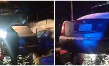 Policia largon veturat që bllokuan rrugën në Bogë