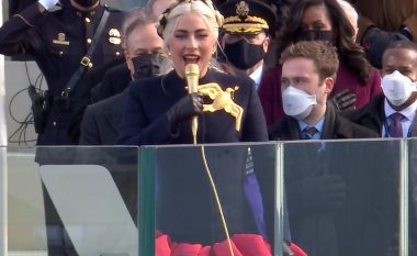 Lady Gaga interpreton himnin kombëtar në inaugurimin e Joe Biden