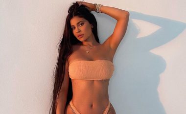 Kylie Jenner shëprndan të tjera imazhe provokuese nga pushimet në Meksikë