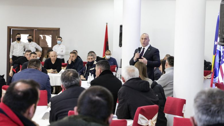 Haradinaj në Istog takon veteranët, viziton edhe Banjën e Pejës