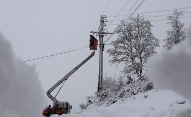 Rikthehet furnizimi i rregullt me energji elektrike në Fushë Kosovë e Podujevë, nga KEDS-s thonë se janë sanuar prishjet