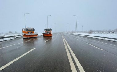Të reshurat e borës – kjo është gjendja aktuale e rrugëve në Kosovë