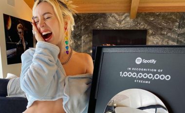 Mbi një miliard herë e dëgjuar, ‘Spotify’ shpërblen artisten shqiptare Ava Max për hitin e saj “Sweet but Psycho”