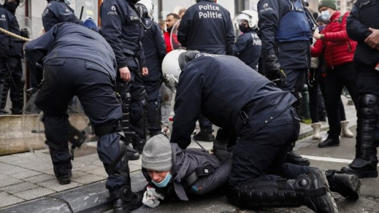 Kaos në Bruksel, arrestohen 300 protestues