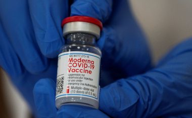 Mbretëria e Bashkuar miraton përdorimin e vaksinës së coronavirusit të Moderna