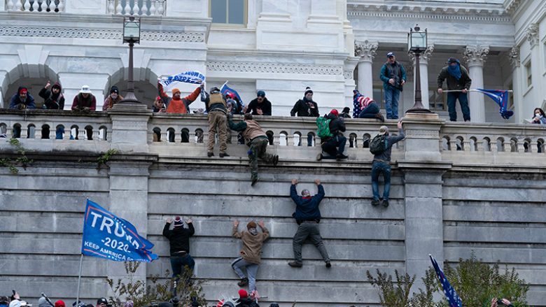 Një bombë neutralizohet në Kongresin Amerikan, një në Komitetin Kombëtar Republikan