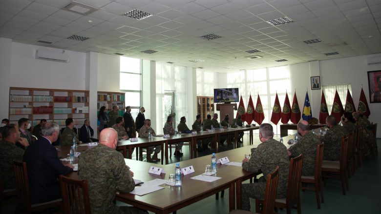 Ministria e Mbrojtjes dhe FSK-ja përmbyllen me sukses vitin e dytë të tranzicionit