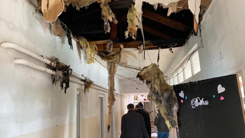 Zjarr në shkollën e fshatit Llugë të Podujevës, nuk ka të lënduar