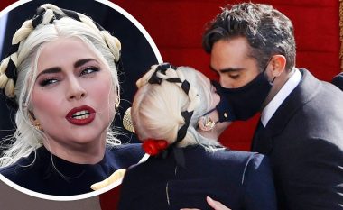 Lady Gaga vazhdon romancën me Michael Polansky, publikon një imazh duke shkëmbyer puthje me të nga inaugurimi i Biden
