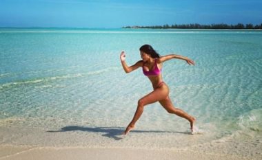 Nicole Scherzinger me fizik të tonifikuar duke vrapuar në bregdet: Vetëm përpara këtë vit, me një kapitull të ri