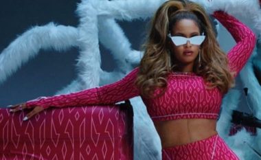 Beyonce shfaqet tërheqëse me veshjen rozë, fokuson fizikun e formësuar