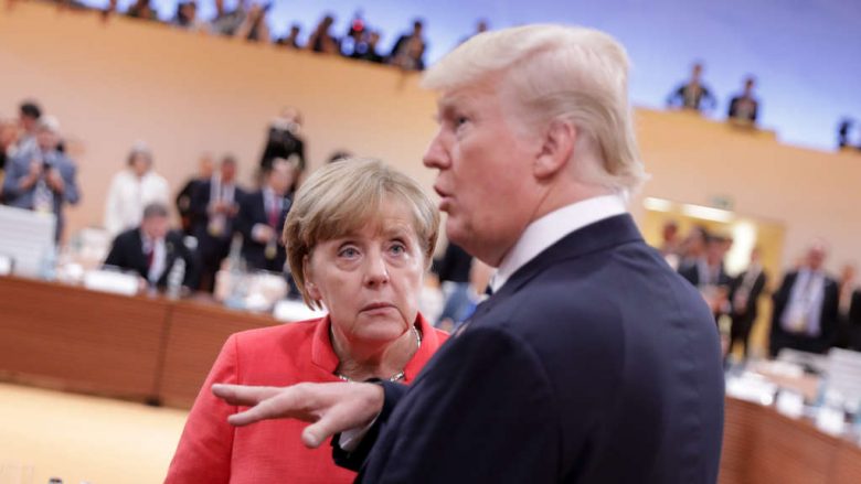 Merkel reagon pas bllokimit të llogarive të Trumpit në media sociale