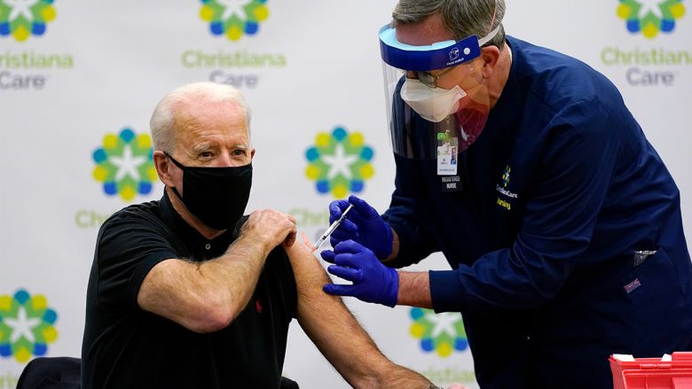 Joe Biden merr edhe dozën e dytë të vaksinës kundër COVID-19
