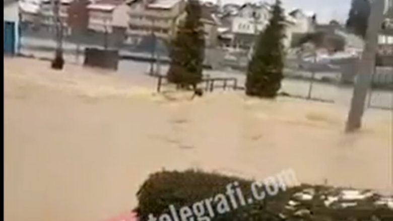 Pamje nga vërshimi i lumit Mirusha në Banjë të Malishevës