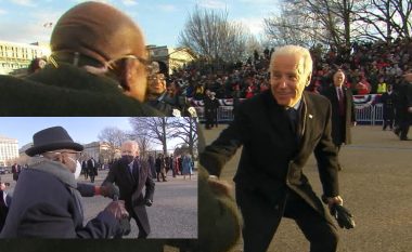 Biden ndaloi gjatë paradës për ta përshëndetur me grusht gazetarin amerikan, të njëjtën gjë e kishte bërë në vitin 2013 kur ishte zgjedhur zëvendëspresident