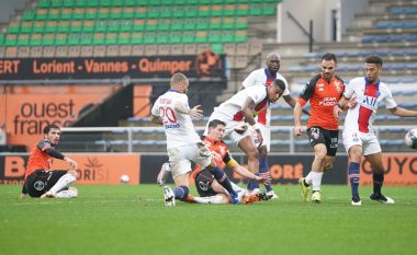 Lorient befason PSG-në – Lyoni merr kreun e tabelës
