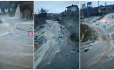 Situatë e rënduar në Peqan të Suharekës, uji e vërshon fshatin