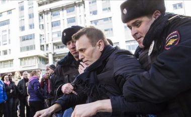 Mbështetësit e Alexei Navalnyt ndryshojnë formën e protestës
