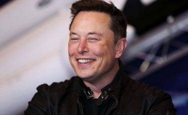 Edhe zyrtarisht, Elon Musk personi më i pasur në botë