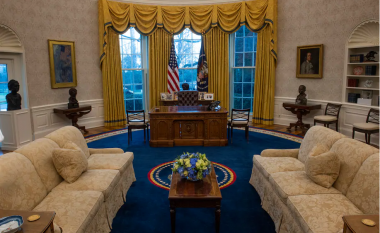 Brenda Zyrës Ovale të sapo dekoruar të Joe Biden