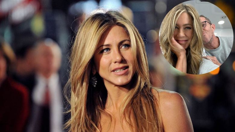 Jennifer Aniston realizon ndryshim të vogël në flokë