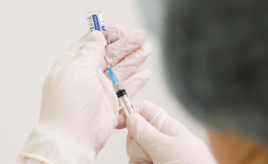 Ukraina ndalon përdorimin e vaksinave ruse kundër COVID-19