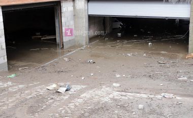 Vërshimet e para një muaji - Fushë Kosova bën vlerësimin e dëmeve në bujqësi dhe prona private, por jo edhe të veturave