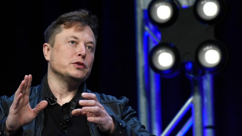 Me këtë pyetje, Musk zbulon nëse kandidatët për punë po e gënjejnë atë